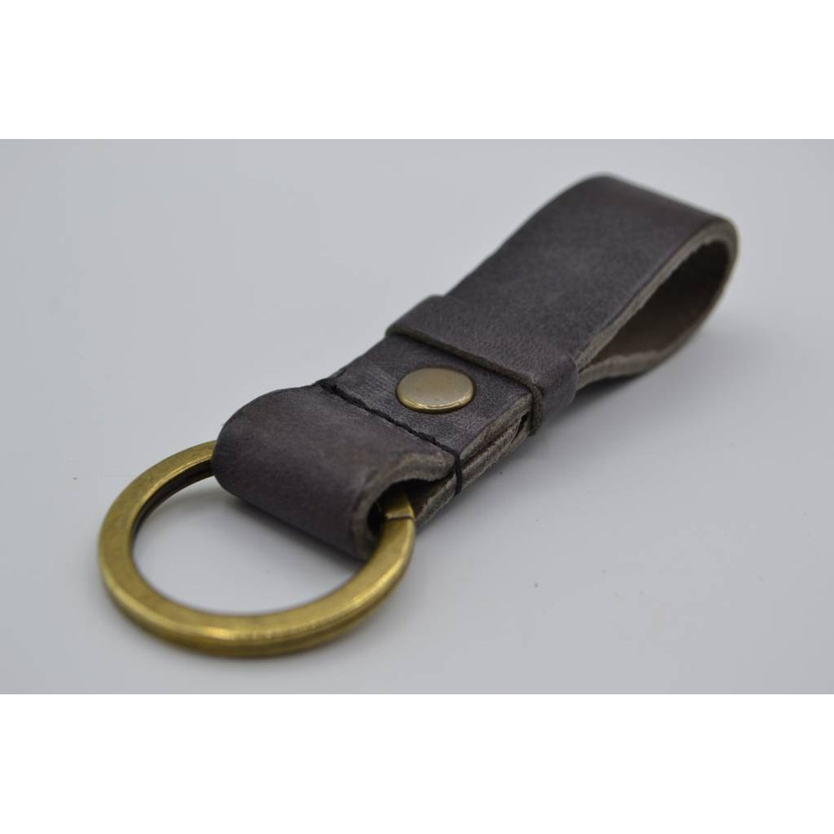 Grijze vintage sleutelhanger met naam of logo 