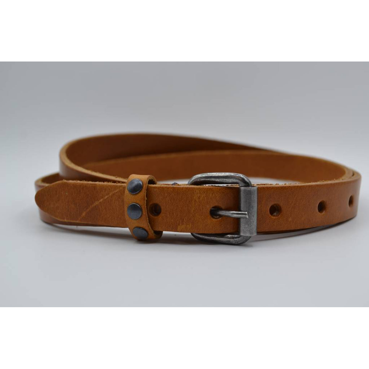 cognac 20mm brede riem met studs op de lus