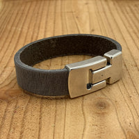 Grijze echt leren heren armband met gave magneetsluiting