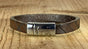 Bruine armband vintage gelaserd met brick print.