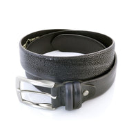 Zwarte 32mm brede riem van Italiaans leer.