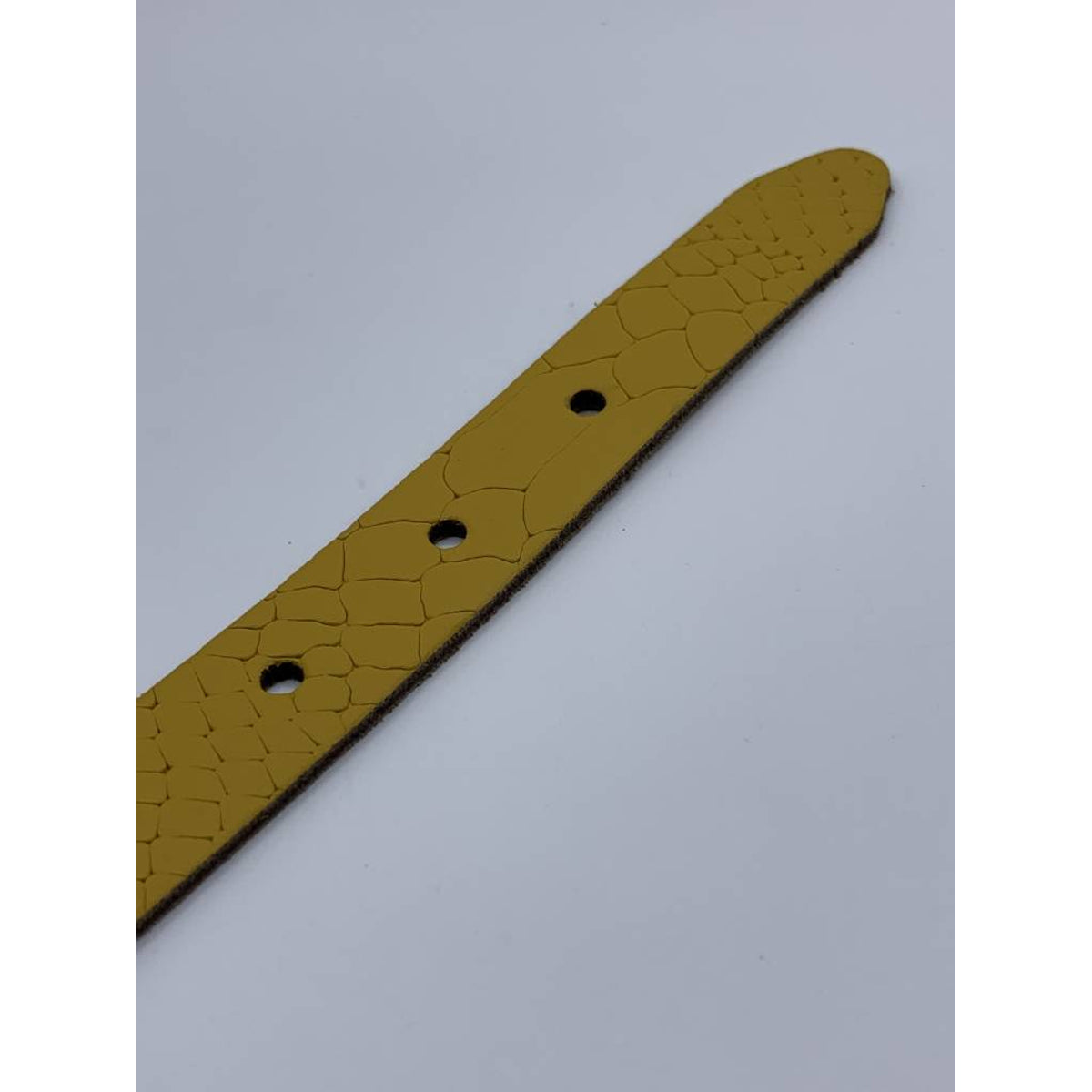 2cm brede damesriem met oker gele slangenprint