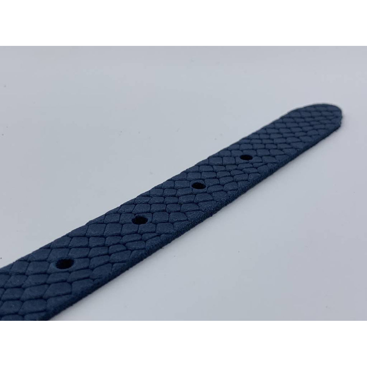 2cm brede damesriem met blauwe slangenprint