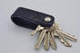 blauwe echt lederen sleutelhanger met logo