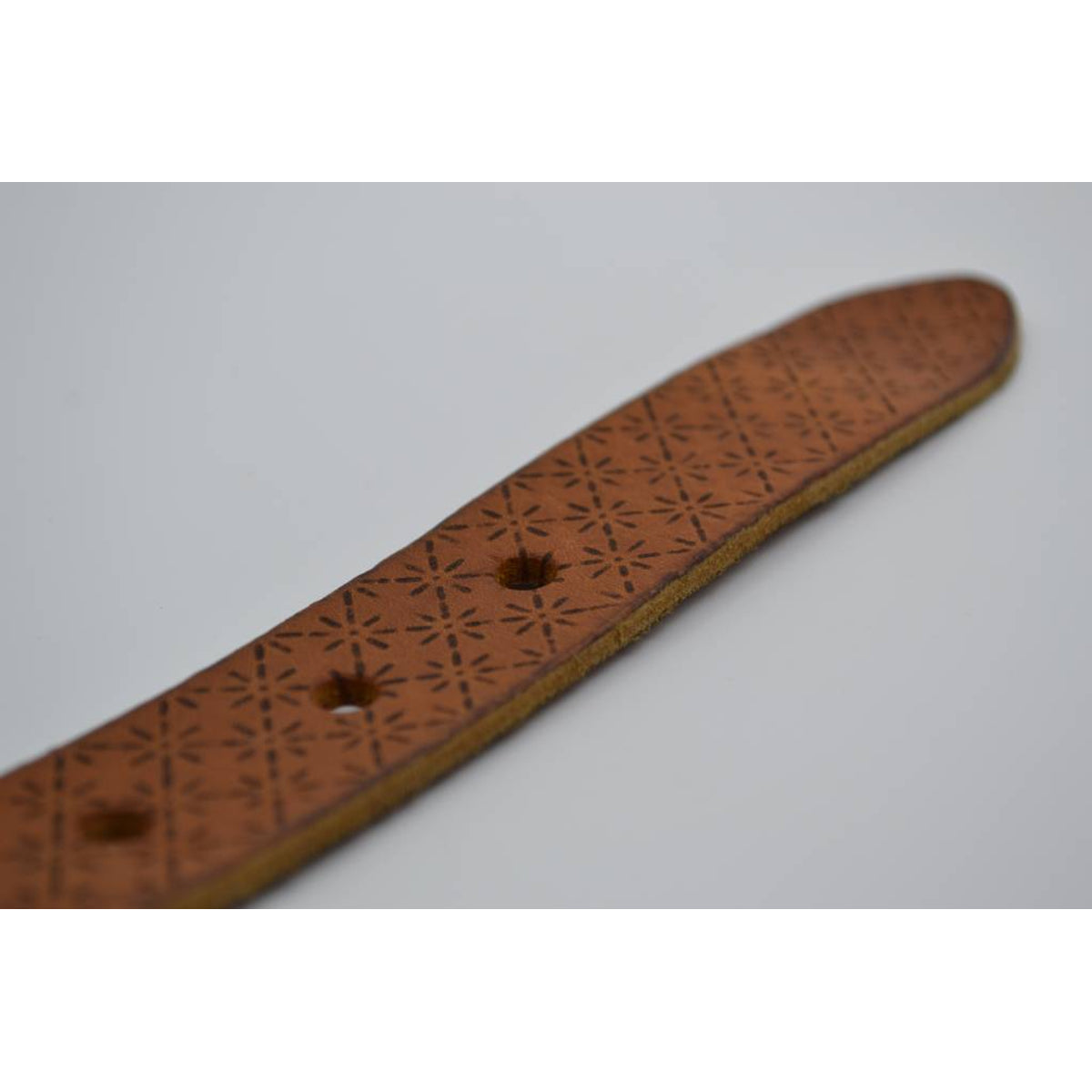 3cm cognac kinder riem met sneeuvlok print
