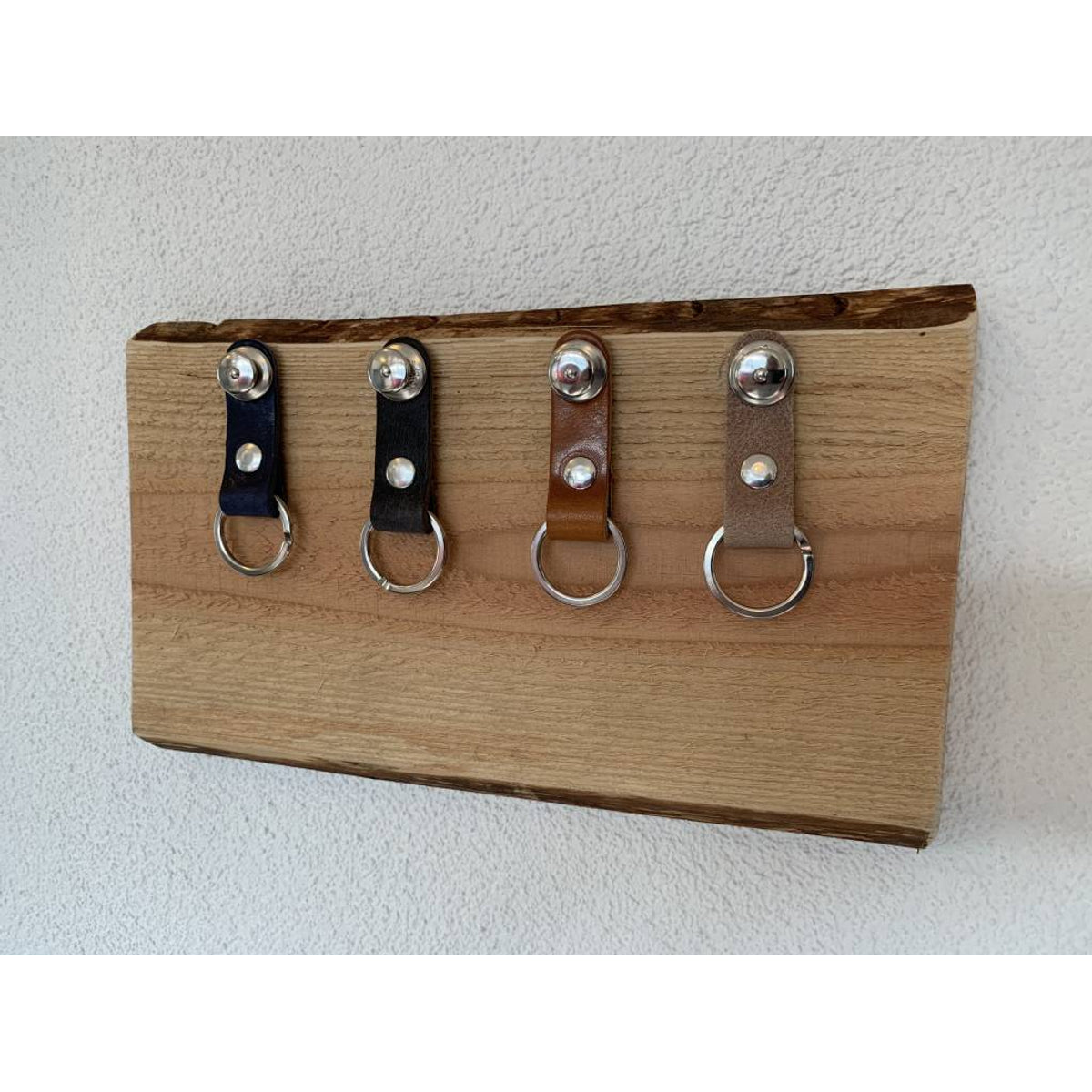 Sleutelplank inclusief 4 echt lederen sleutelhangers