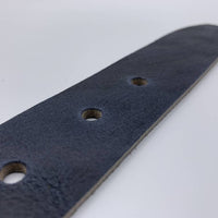 Stoere blauwe riem met gekreukt leer