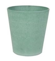 Kruidenrek met pastel groene potjes. 