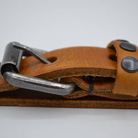 cognac 20mm brede riem met studs op de lus
