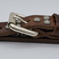Bruine 20mm brede riem met bolstuds 