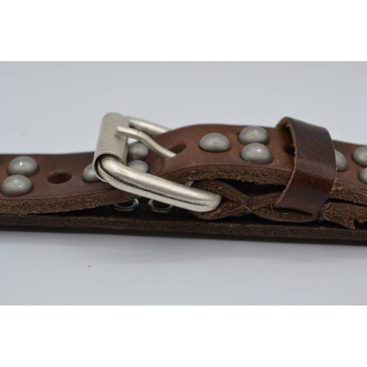 Bruine 20mm brede riem met bolstuds 