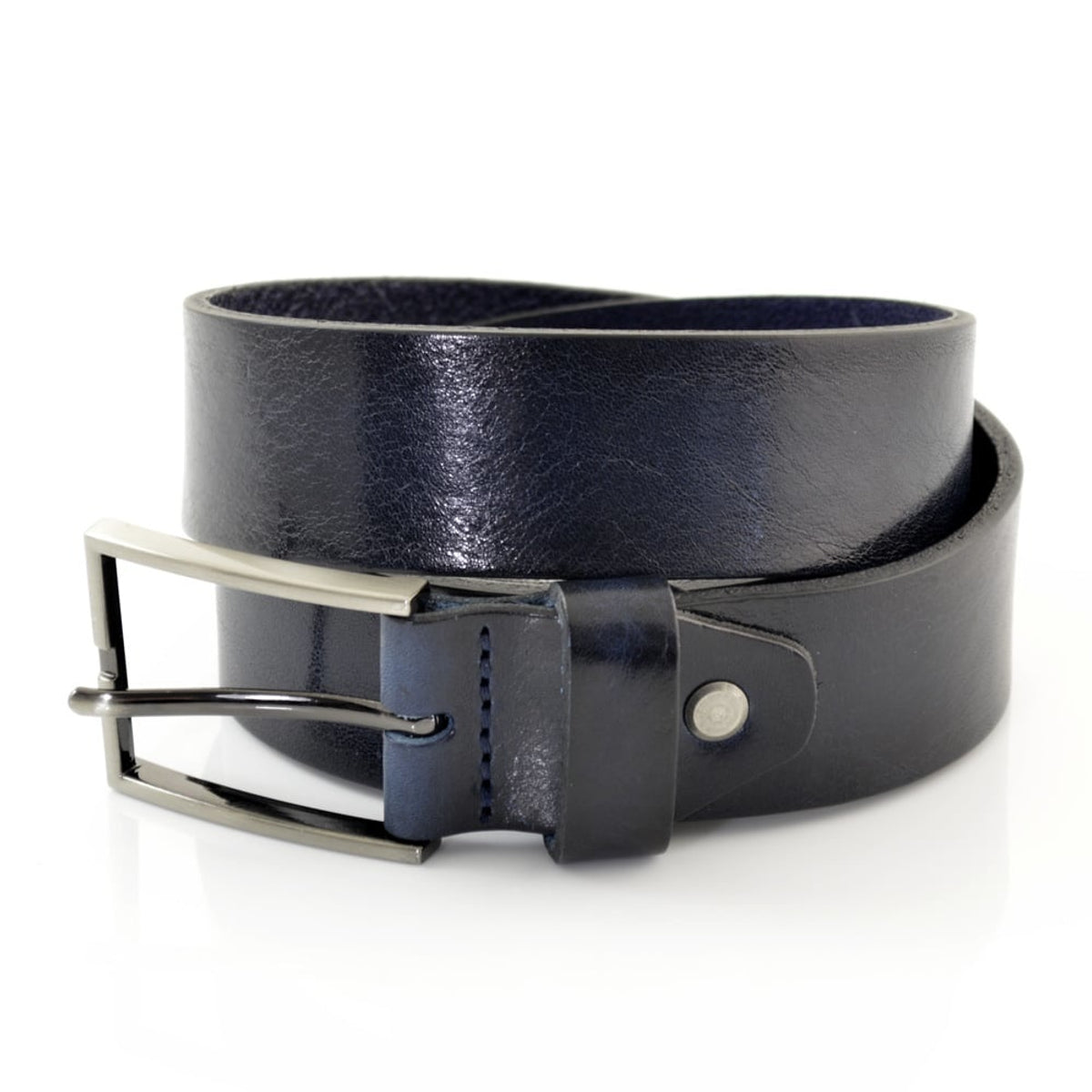 Blauwe 3,5 cm brede riem met duidelijke leerstructuur. 