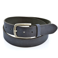 Blauwe moderne heren riem met donkere zijkantjes.