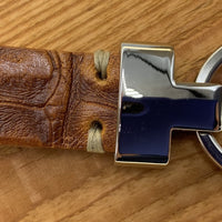 Cognac luxe sleutelhanger met krokodillen print.