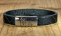 Zwarte armband vintage gelaserd met brick print.