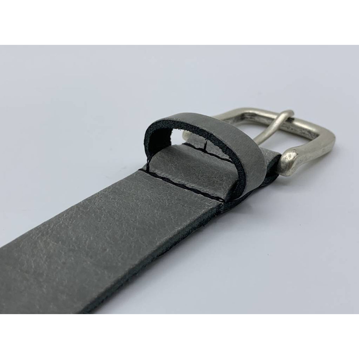 Licht grijze kinderriem 3cm breed.