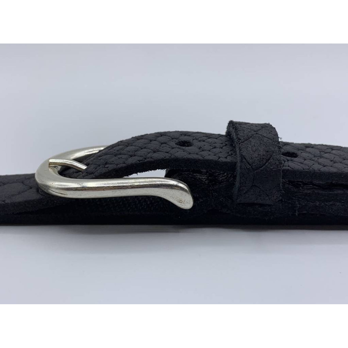 smalle zwarte damesriem met slangen print