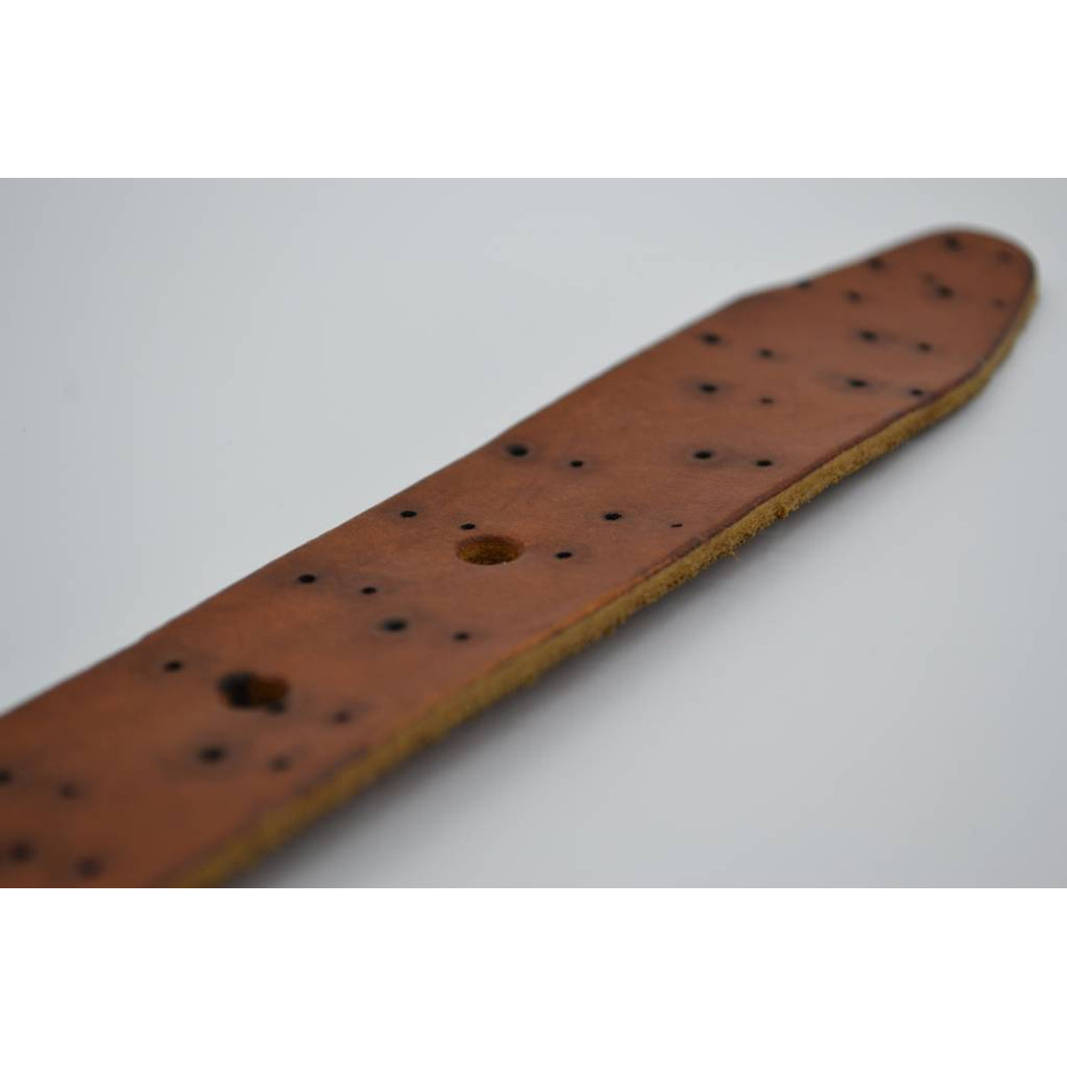 35mm cognac kinder riem met gebrande gaatjes 
