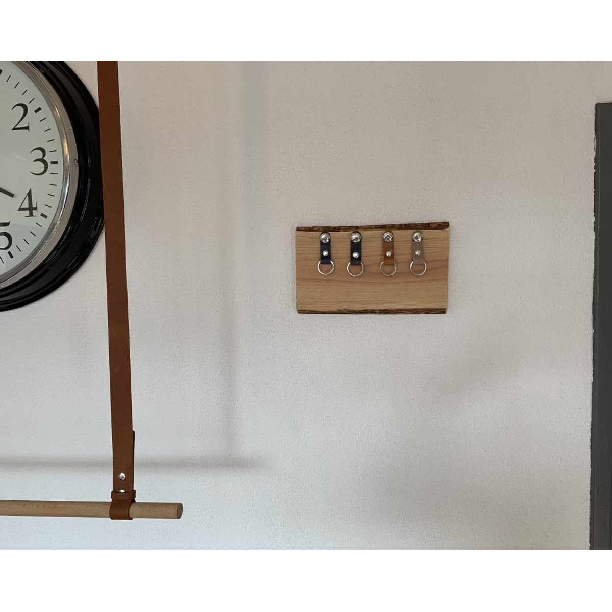 Sleutelplank inclusief 4 echt lederen sleutelhangers