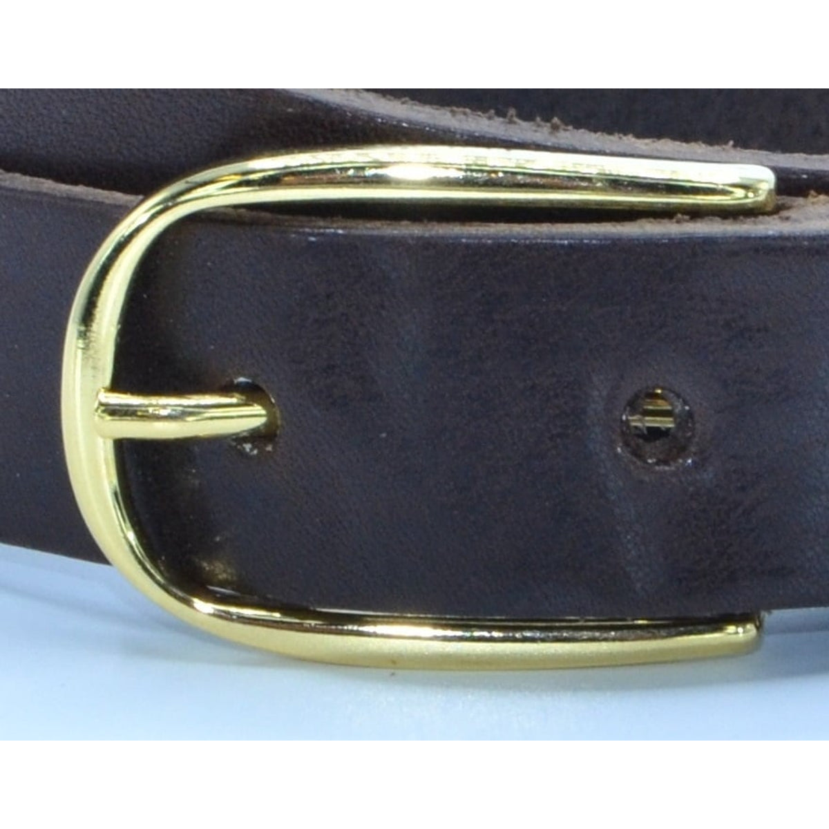 Bruine 3cm brede riem met gouden gesp. 