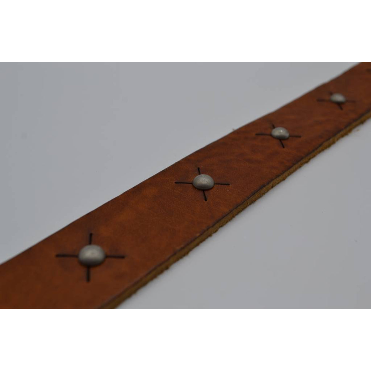 3cm Cognac western stud riem met oud zilveren gesp