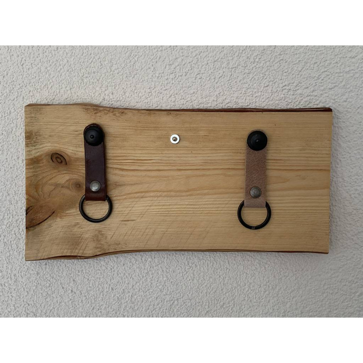 Sleutelplankjes van hout inclusief 3 sleutelhangers van echt leer