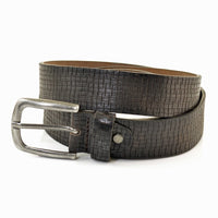 Bruin 3,5cm brede riem gemaakt van Italiaans leer met een mooi patroon.