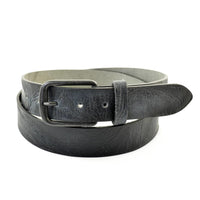 Blauw grijze 3,5 cm brede riem met hoogwaardig gekreukt leer. 