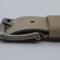 mooie strakke taupe volnerf jeansriem