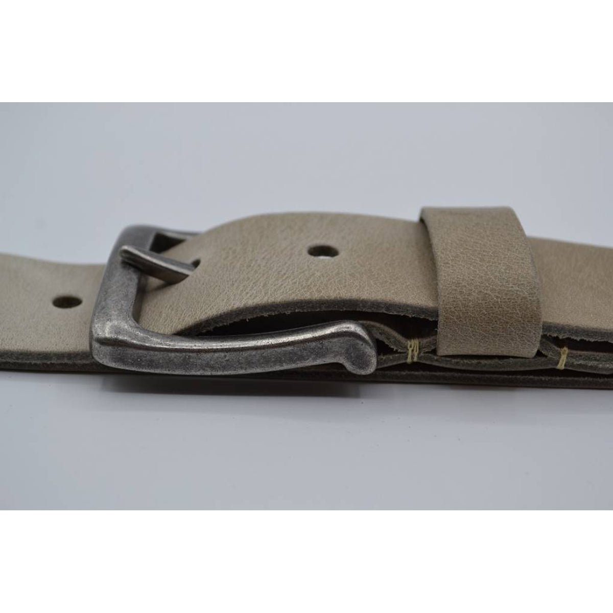 mooie strakke taupe volnerf jeansriem