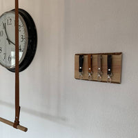 Sleutelplank inclusief 4 sleutelhangers van echt leer