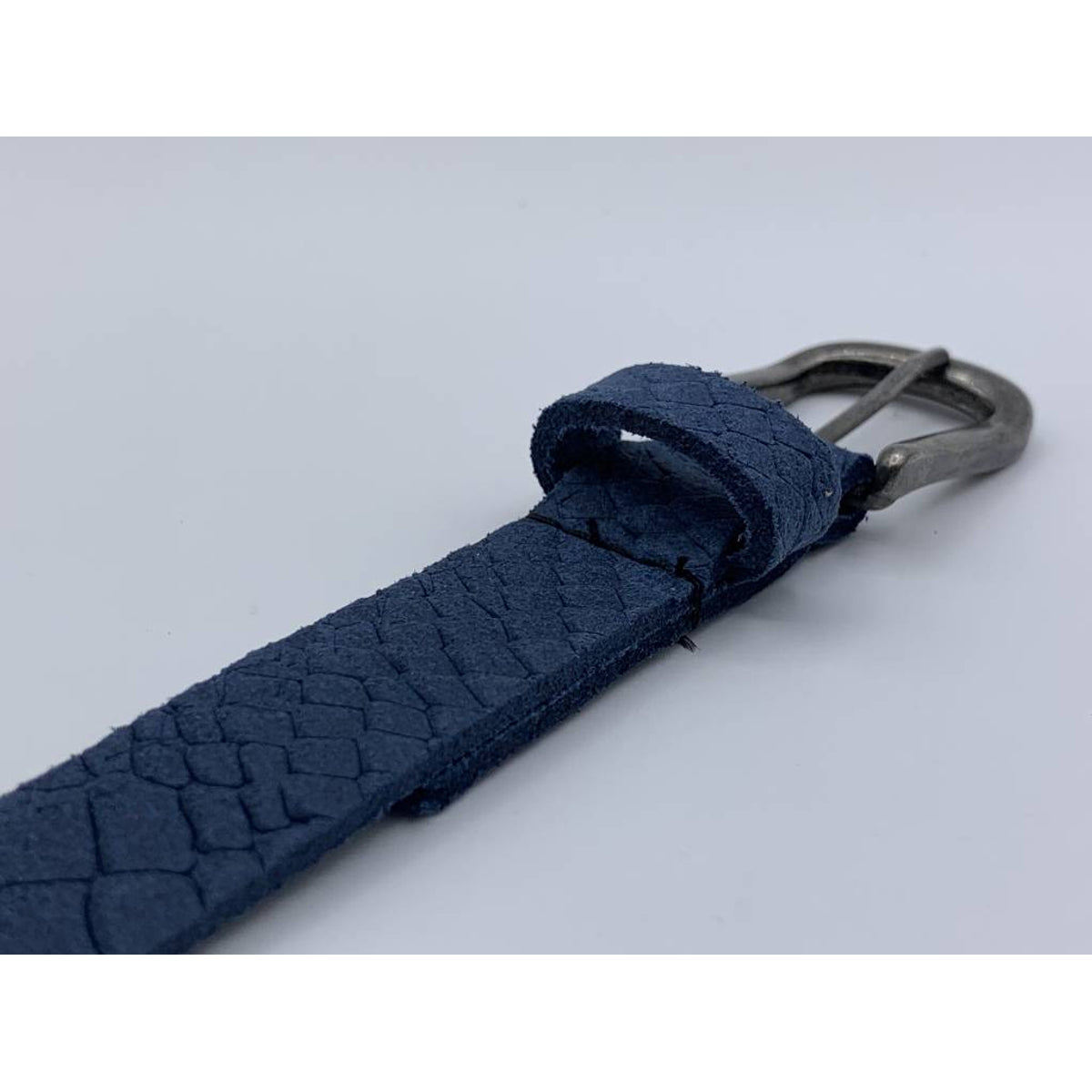 2cm brede damesriem met blauwe slangenprint