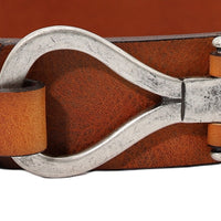 Taille riem cognac 6 cm breed met een speciale gesp. 