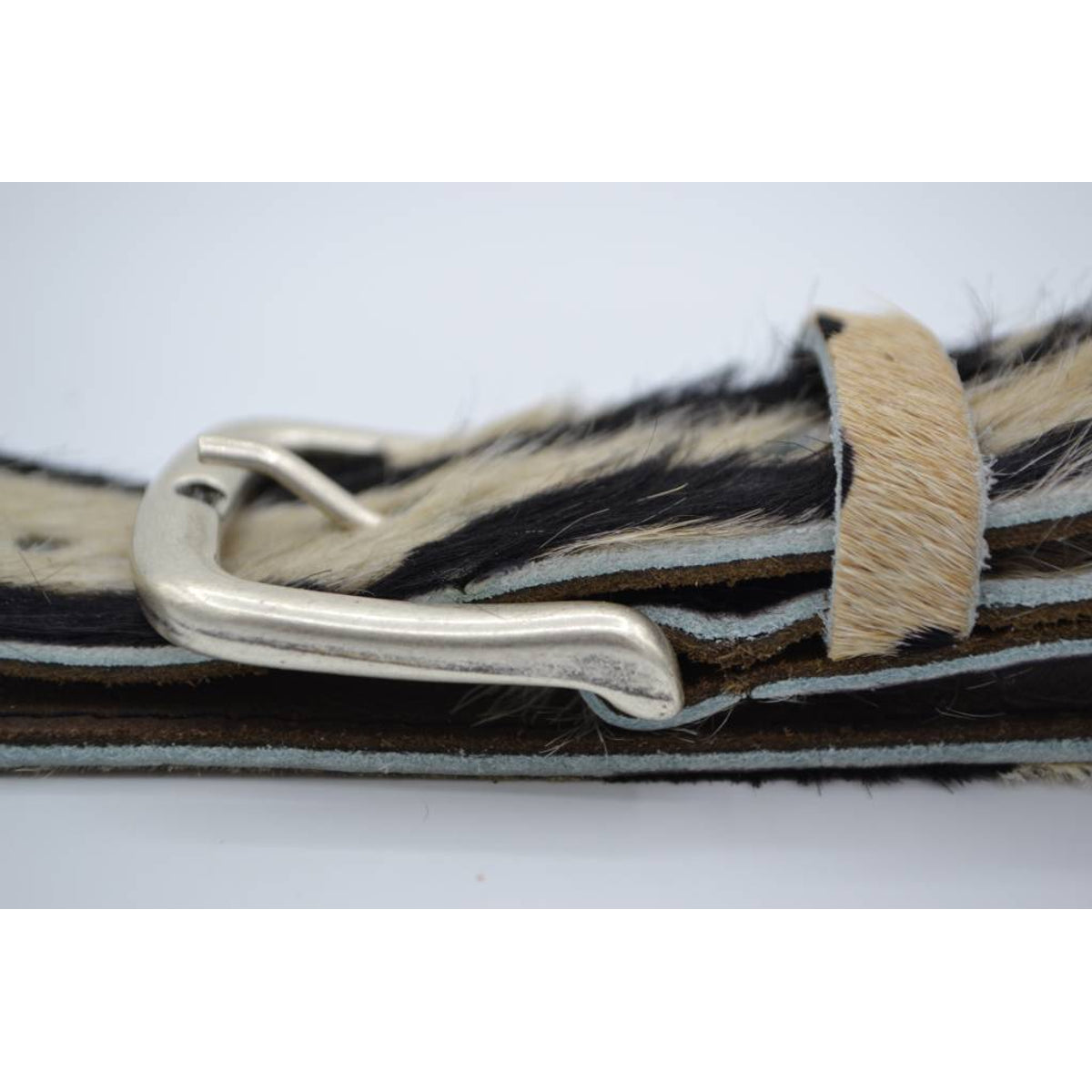 Zebraprintriem met oud zilveren gesp
